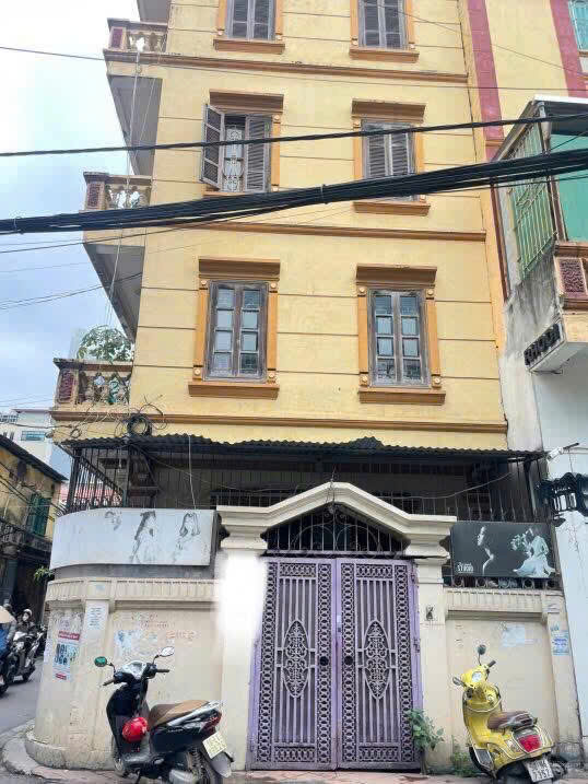 Cho thuê MBKD Phố Hoàng Cầu làm VP, KD sạch, Cà Phê...62m2, 4.5 tầng, 4 Phòng, 27 Triệu - Ảnh chính
